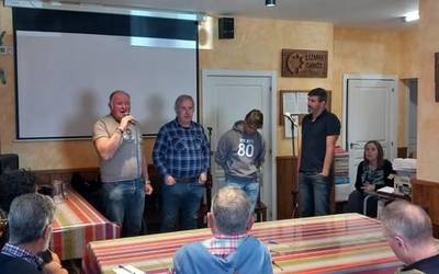 Bertsolari Beteranoen II. Txapelketa jokatuko dute larunbatean Orozkon eta bihar izango da bazkarian izena emateko azken eguna