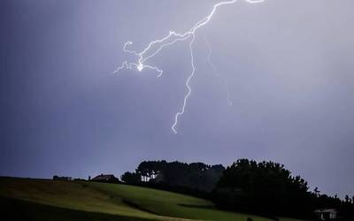 Tximisten ikuskizun harrigarria izan da bart