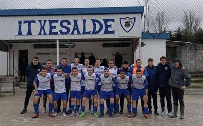 Etxarrik lider despeditu du liga