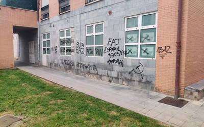 Bandalismo ekintzen eta zabor pilaketaren gaineko ardura hartzeko eskatu dio Mendaroko EAJk EHBilduri