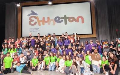 Euskal Eskola Publikoaren 33. Jaiaren abestia eta bideoklipa aurkeztu dute