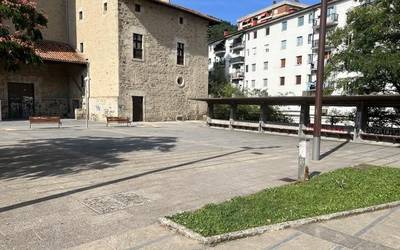 Zapatuetako azoka Katabia plazan jarriko dute San Martin plazako obrak bukatu bitartean