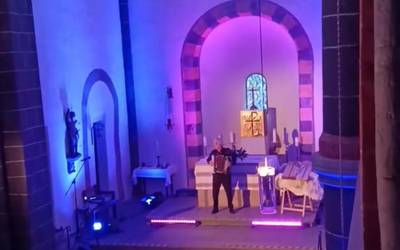 Enrike Zelaia Alemanian omendua, dantzaren nazioarteko eguna, Haize Berriak plazara eta Euskarazko produktuen katalogoa eskura