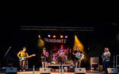 Trikidantz: Mende laurden plazaz plaza