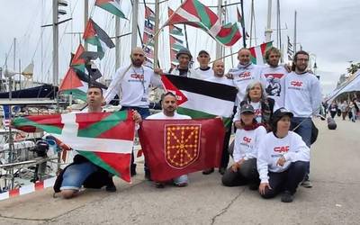 Israelgo armadak Luka Remiro beratarra duen flotillako itsasontzia bahitu du