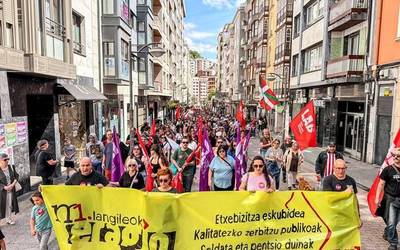 Aberastasunaren banaketa eta zerbitzu publikoak aldarri maiatzaren leheneko manifestazioan