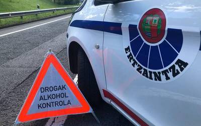 23 urteko gizonezko bat atxilotu zuen Ertzaintzak igandean Arrankudiaga-Zollon, auto lapurtu batekin harrapatuta