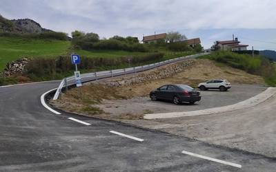 Disuasio aparkaleku bana Aizkorben eta Etxeberrin