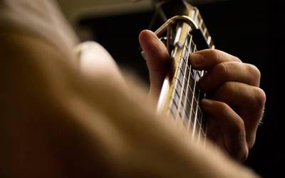 Gitarra entzunaldia izango da arratsaldean, Elkargunean