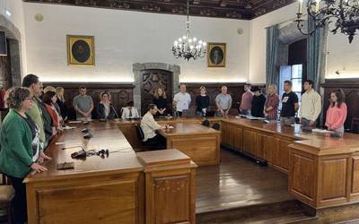 Garaikoetxea lehendakari ohia gogoan izan du Arrasateko udalbatzak