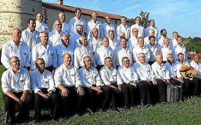 Ezpeletan Kantuz abesbatzak kontzertua emanen du maiatzaren 8an Sarako elizan