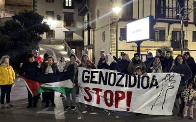Palestinaren aldeko elkarretaratzea egingo dute bihar iluntzean