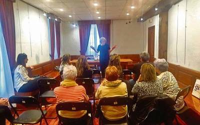 Ziordian sortutako ipuina aurkeztu du Ixabel Agirresarobek