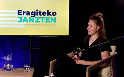 "Ezin dugu espero gure umeek sistematikoki korrontearen kontra egitea"