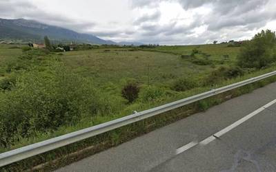 52 urteko gidari bat hil da N-124 errepidean