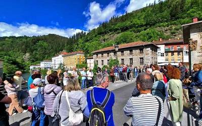 Jakin-mina piztu du Altzola auzoaren iragana ezagutzeko bisita gidatuak