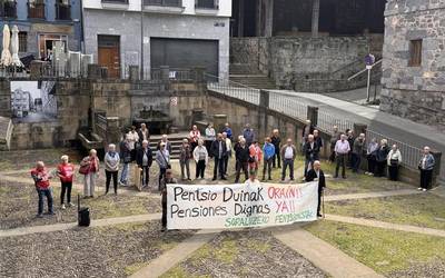 Pentsio baxuenak osatzeko neurriak hartzeko eskatuko diote Lehendakariari