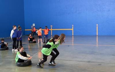 Herri kirolak, mendi lasterketak, txirrindularitza eta futbola