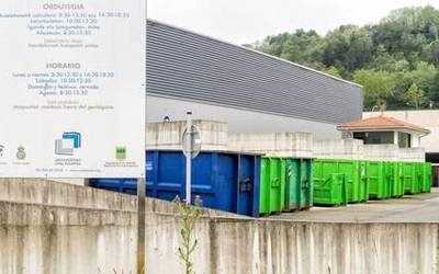 Udal langileen greba dela eta, UKUEk zerbitzu murritzagoa emango du bihar
