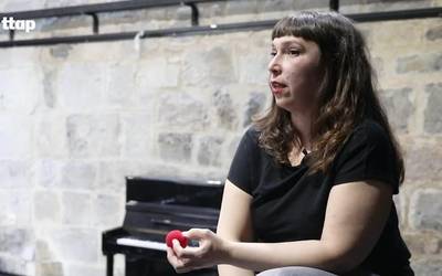 Lorena Arangoa: "Umoreak ez luke mugarik izan behar, dramak ez duen bezala"