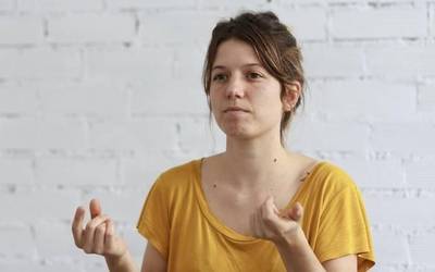 Haurren emozioak langai Apellanizen hitzaldian, bihar