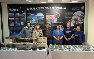 Iñaki Rementeriak Geoparkeari egindako dohaintza aurkeztu dute