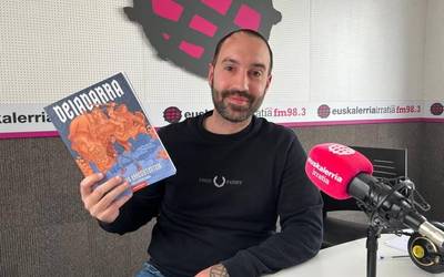 Aritz Ibarra: "Nerabezaroan irakurri nahi izango nukeen historia liburua sortu dut"