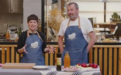 Txerri-burualdea sagarrarekin, Jon Andoni Axpek kozinatuta Anne Otegirekin batera