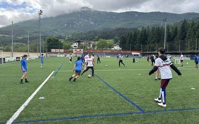 Inklusioa eta futbola uztartu dituzte Azkoagainen