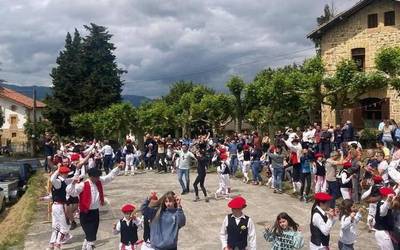 [ARGAZKI GALERIA]: Festa giro paregabean Asentzio jaiak ospatu dituzte Andikoan