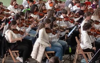 [ARGAZKIAK] Nafarroako harizko musika tresnen topaketa egin dute Beran