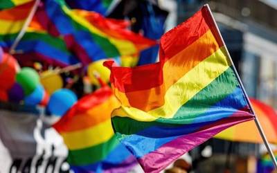 Edur (Kattalingorri): “LGTBIfobia uste duguna baino zabalduagoa dago gure gizartean”