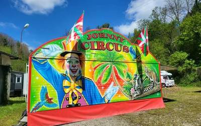 Johny Circus-ek bi emanaldi eskainiko ditu egunotan Ondarbeltz hondartzako aparkalekuan