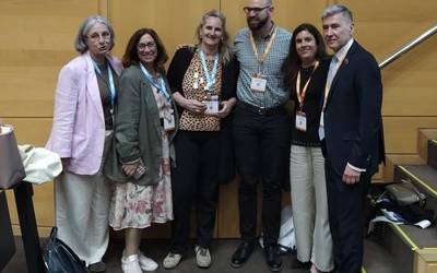 Katearen Loturak: "Pozten gara familien garrantzia azpimarratu dutelako Patologia Dualaren Kongresuan"