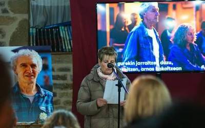 Aitor Burgoaren omenaldia bilakatu zen EH Bilduren eguneko ekitaldi nagusia