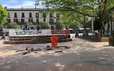 Astelehenetik egongo da erabilgarri plaza ondoko espazio eraberritua