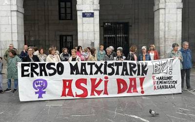 Arguedaseko hilketa matxistaren kontrako elkarretaratzea egingo dute gaur, Kalegoen plazan