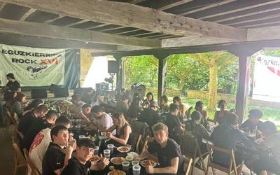 Eguzkierripa Rock jaialdiak punk doinuak eta giro herrikoia ekarriko ditu aurten