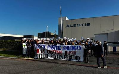 Alestiseko langileek lanuzteak hasi dituzte "hitzarmenaren blokeoa" salatzeko