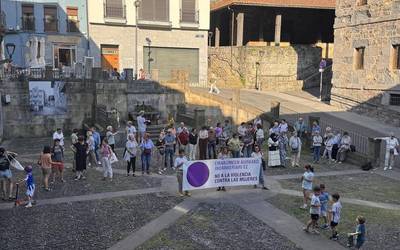 Euskal Herriko aurtengo bosgarren hilketa matxista salatu zuten atzo Soraluzen