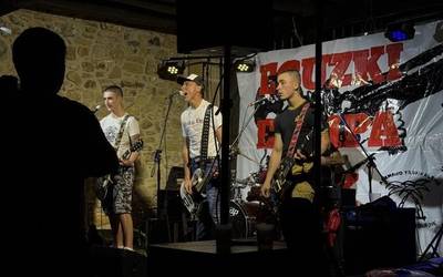 Punk doinuek hartu dute Eguzkierripa jaialdiaren 17. aldia