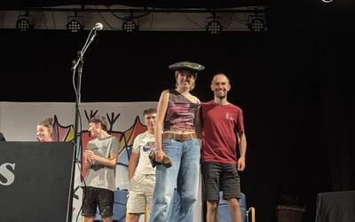 Maia Ortiz de Zarate nagusi Arabako Eskolarteko bertsolari txapelketan