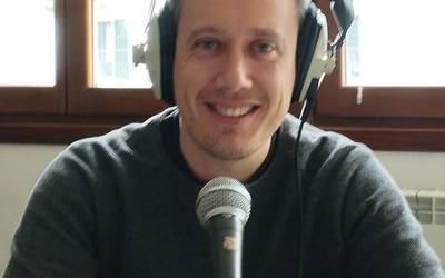 Etxebizitzaren arazoaren inguruan galdetu diogu Mikel Zabaleta parlamentariari