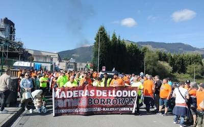 Garnica taldeak ultimatuma egin die Maderas de Llodioko langileei