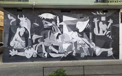 'Guernica' koadroa muralera eramana