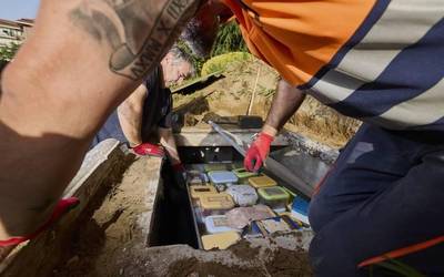Leioa duela 25 urte lurperatutako "altxorrak" berreskuratzen hasi da