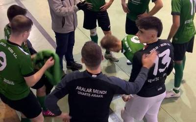 Aralar Mendik hirugarren mailako kopako finalerdia du jokoan