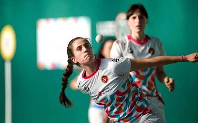 Pilota eta areto futbola