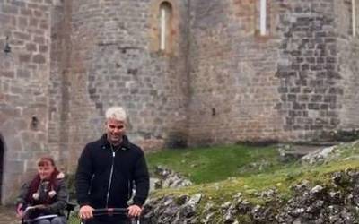 Turismo helmuga irisgarria garen jakiteko testa egin zuten