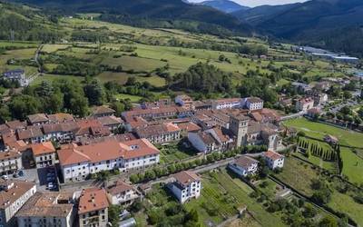 "Artziniegan ere izan ditugu kale egoeran bizi diren pertsonak, eta prest egon behar gara babesa emateko"